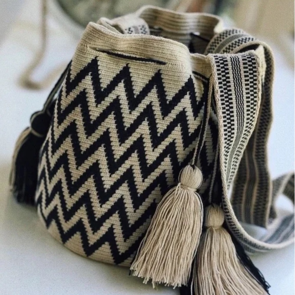 CHILA Wayuu Tribe Striped Tassel Bucket Bag